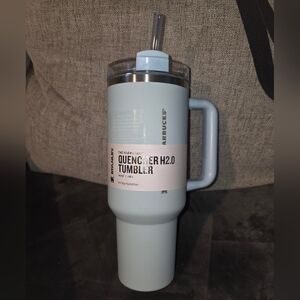 New Stanley X Starbucks Limited Spring Blue Quencher 40oz Tumbler Flowstate H2.0